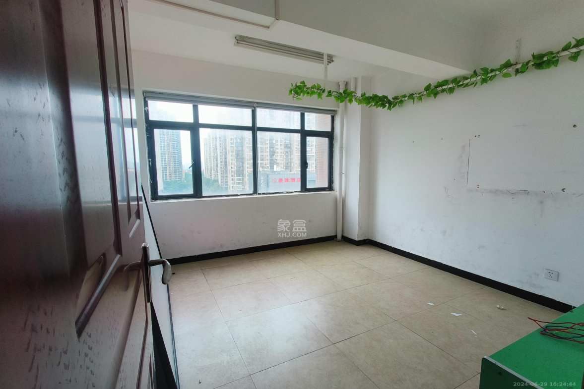 英祥春天  1室1厅1卫    3500.0元/月 英祥春天  1室1厅1卫    3500.0元/月室内图