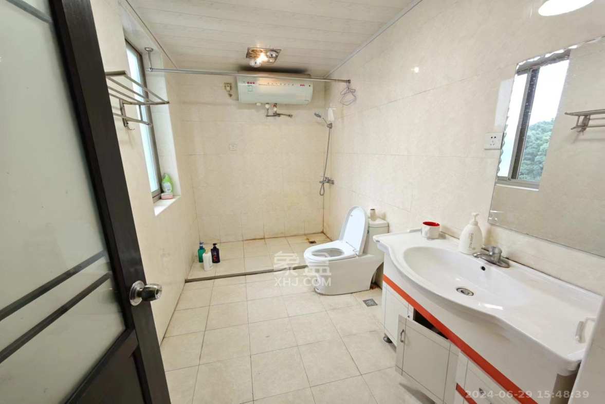 华雅花园  3室2厅2卫    3500.0元/月 华雅花园  3室2厅2卫    3500.0元/月室内图