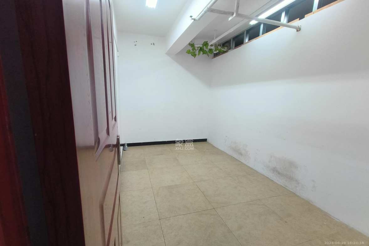 英祥春天  1室1厅1卫    3500.0元/月 英祥春天  1室1厅1卫    3500.0元/月室内图