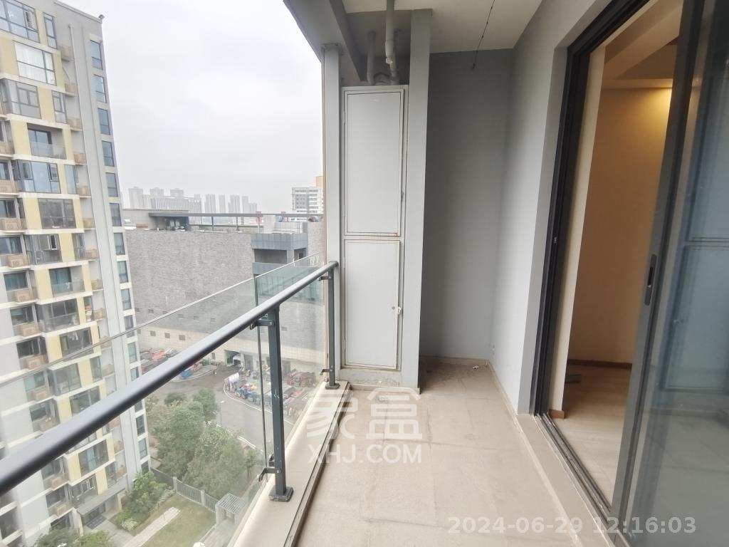 阳光100一期、四五期  3室2厅2卫    2700.0元/月室内图