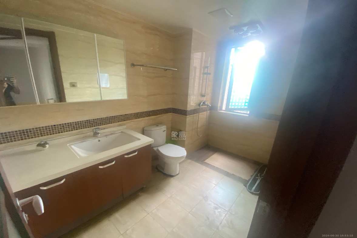 万科金域华府二期  1室2厅1卫    3000.0元/月室内图