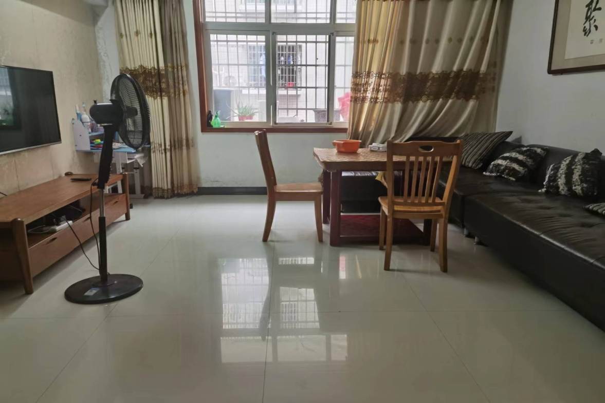 宏泰阳光家园  3室2厅1卫    1000.0元/月室内图