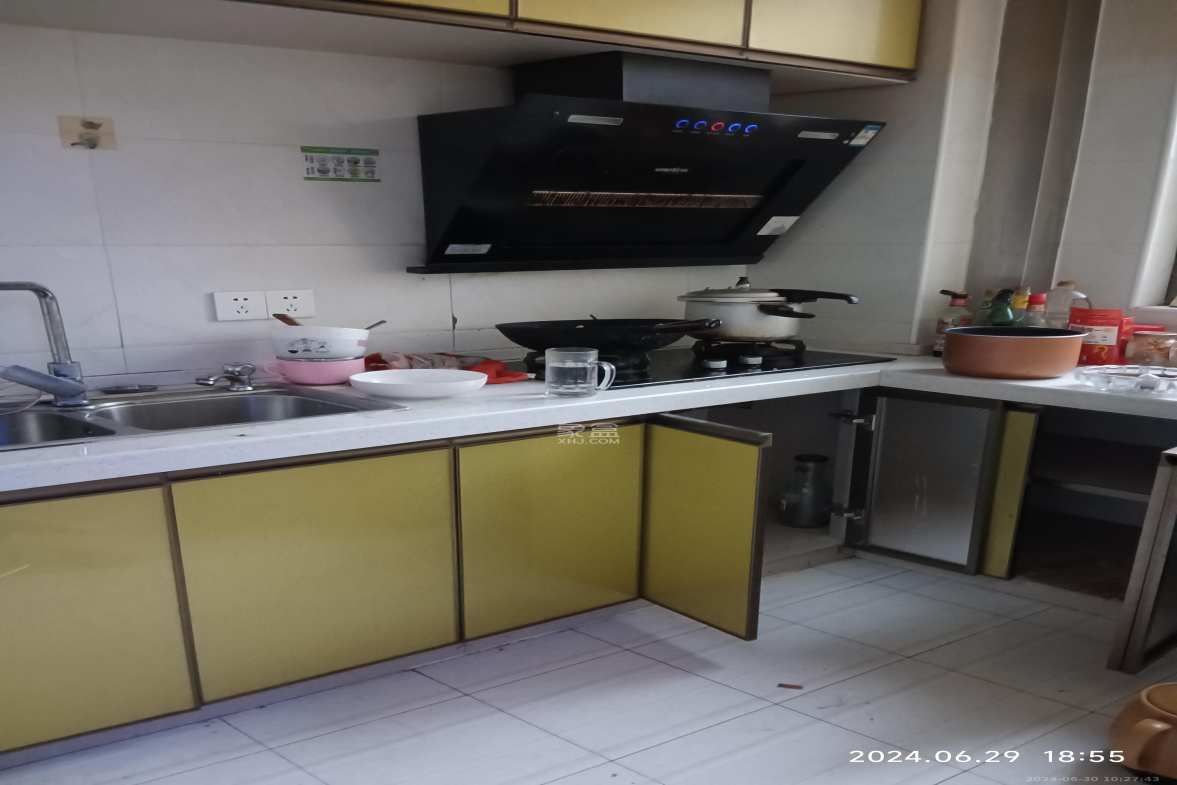 金汇园(鄱馨苑、省国税局单位房) 2室1厅1卫 2500.0元/月 金汇园(鄱馨苑、省国税局单位房) 2室1厅1卫 2500.0元/月室内图