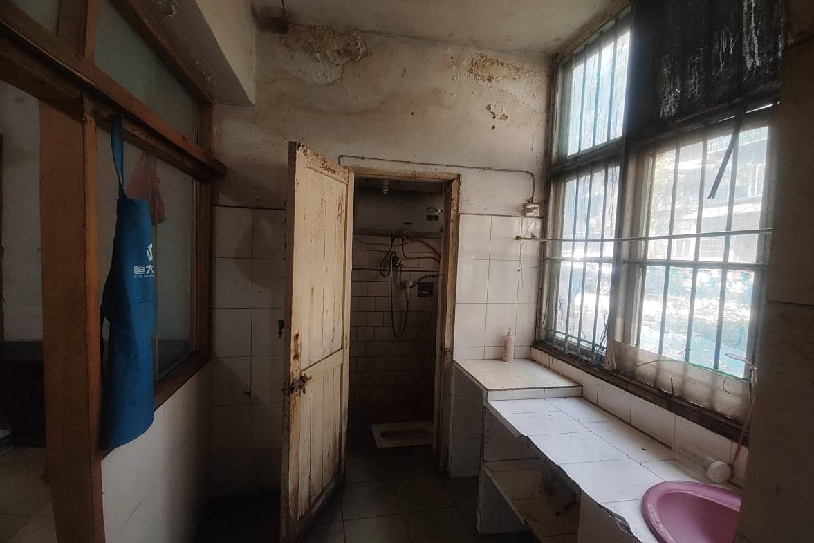 育财农贸市场（民营市场）  3室1厅1卫    800.0元/月室内图