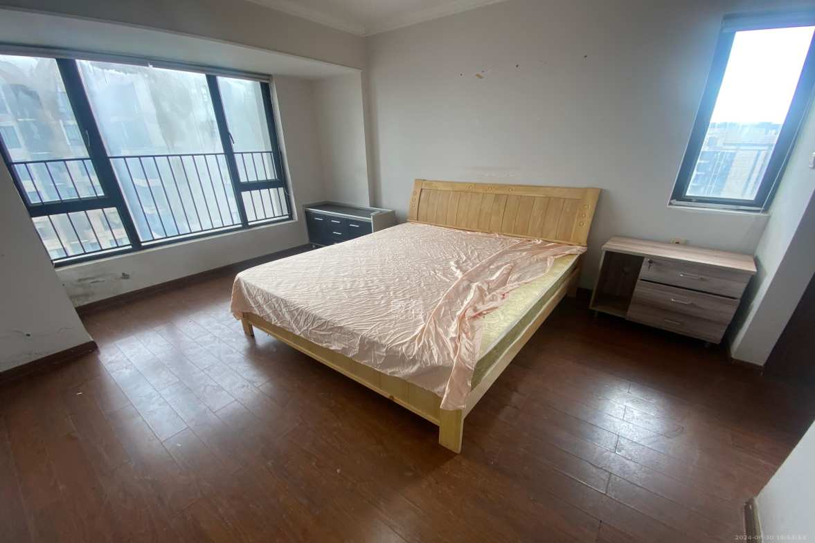 万科金域华府二期  1室2厅1卫    3000.0元/月室内图