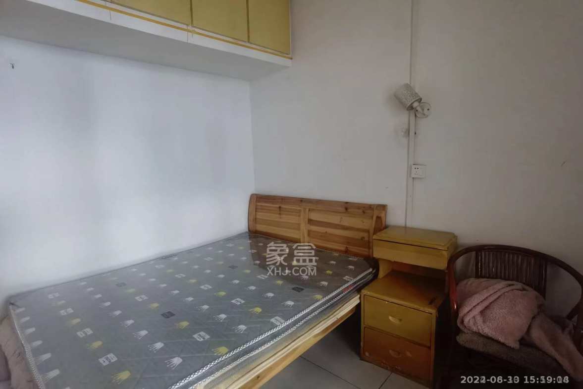 七一路公安小区 2室2厅1卫 1300.0元/月 七一路公安小区 2室2厅1卫 1300.0元/月室内图