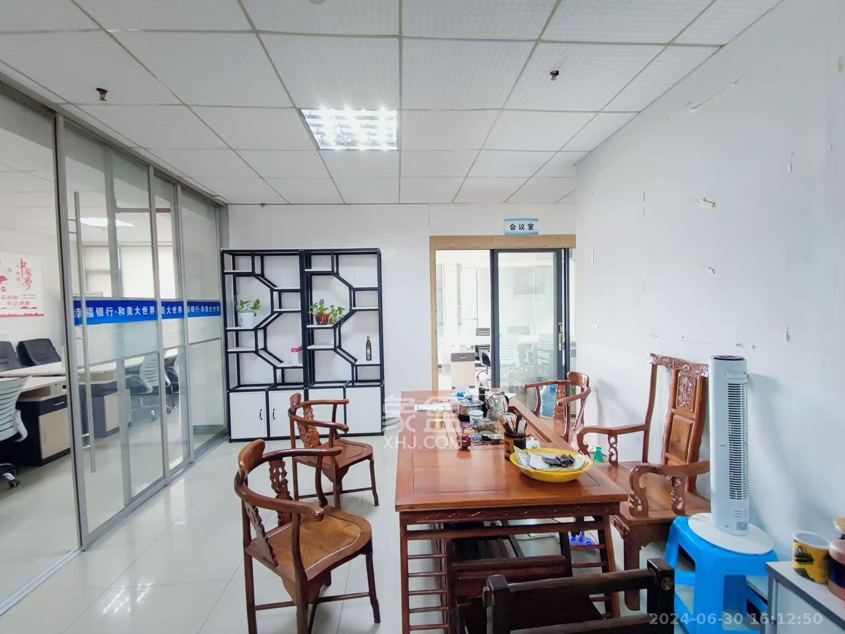 万象新天   130.0㎡      4800.0元/月