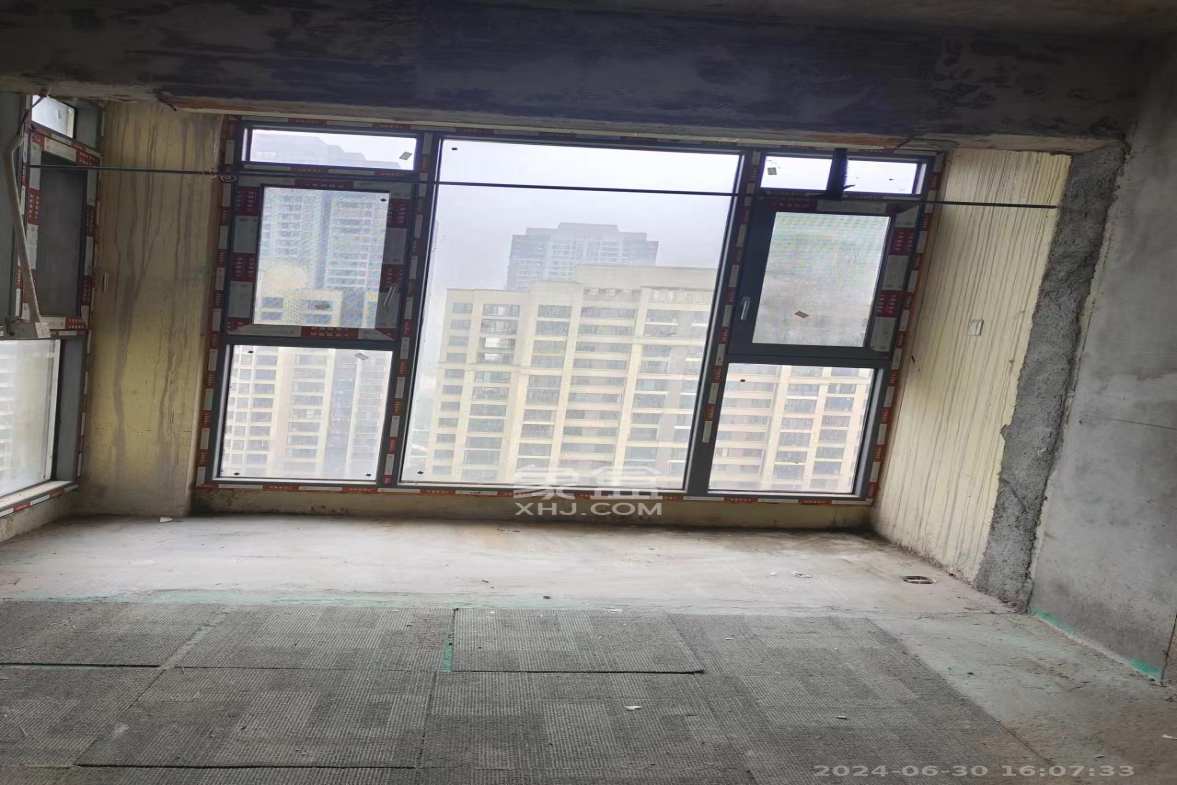 阳光城尚东湾蓝莓苑  4室2厅2卫    1800.0元/月 阳光城尚东湾蓝莓苑  4室2厅2卫    1800.0元/月室内图