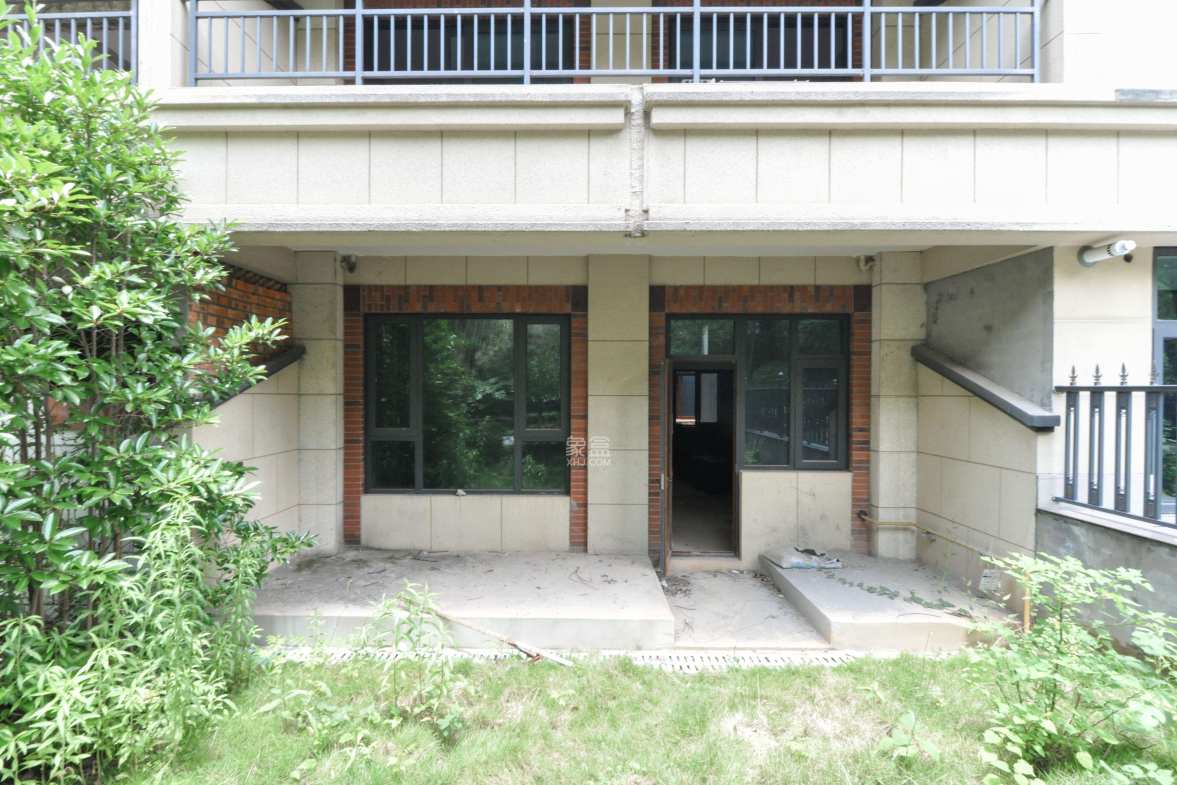 长房梅溪香山  4室2厅2卫   15000.00元/月室内图