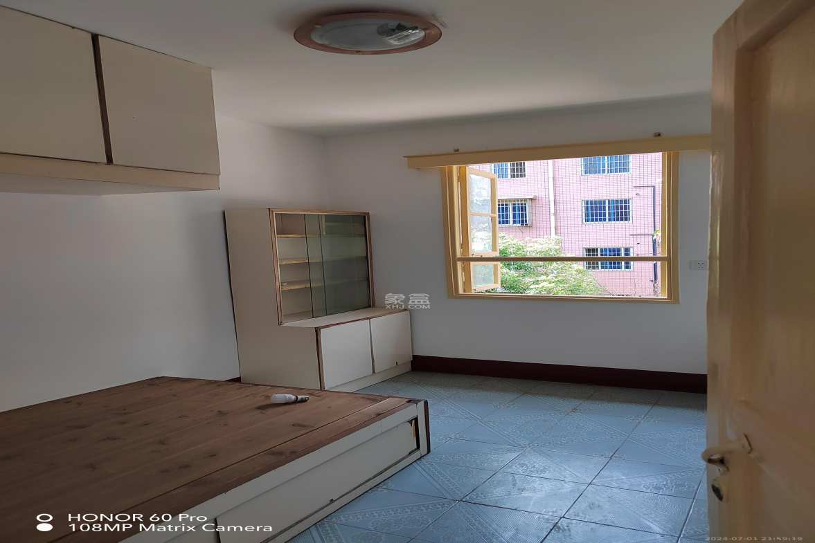 钟馗庙小区 2室1厅1卫 1600.0元/月 钟馗庙小区 2室1厅1卫 1600.0元/月室内图