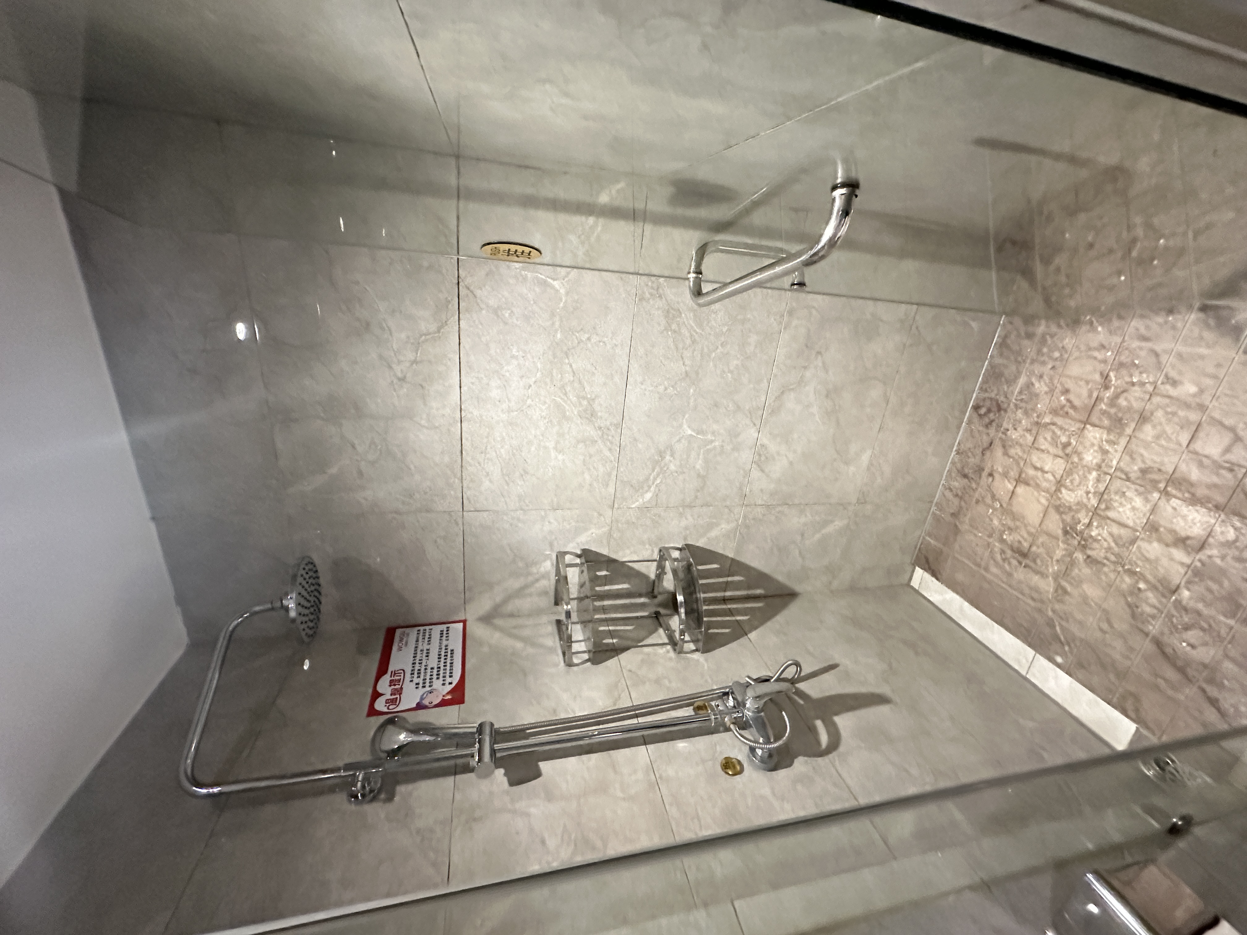 佳源罗马都市  1室1厅1卫    1300.0元/月