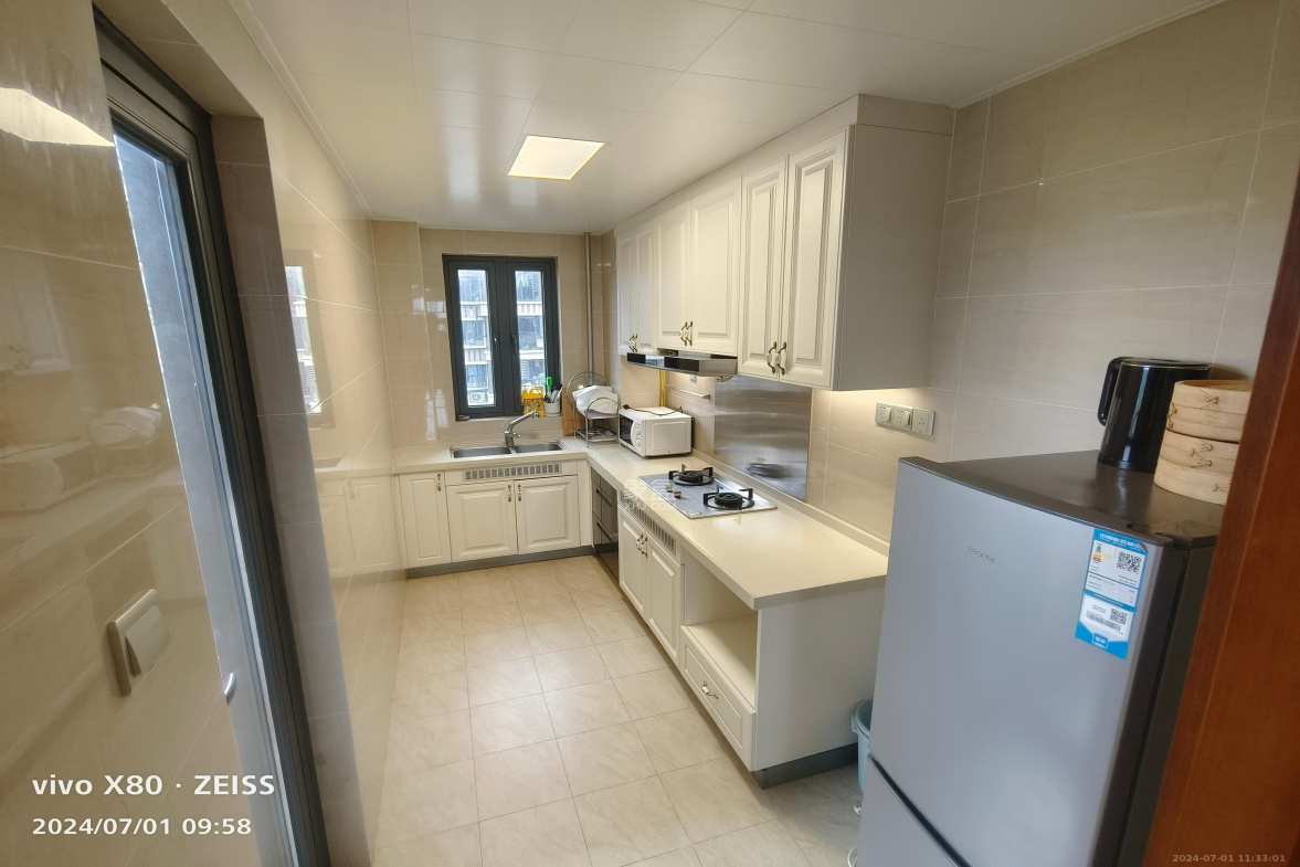 恒大文化旅游城C区 4室2厅2卫 2200.0元/月 恒大文化旅游城C区 4室2厅2卫 2200.0元/月室内图