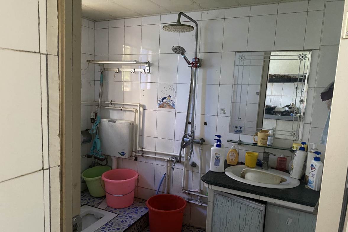 王家小区  3室2厅2卫    1000.0元/月室内图