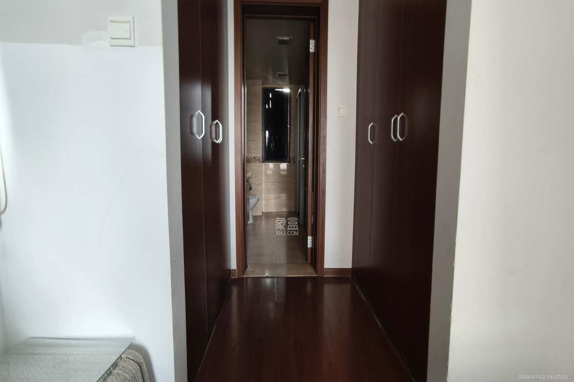 万科金域华府二期  3室2厅2卫    3700.0元/月室内图