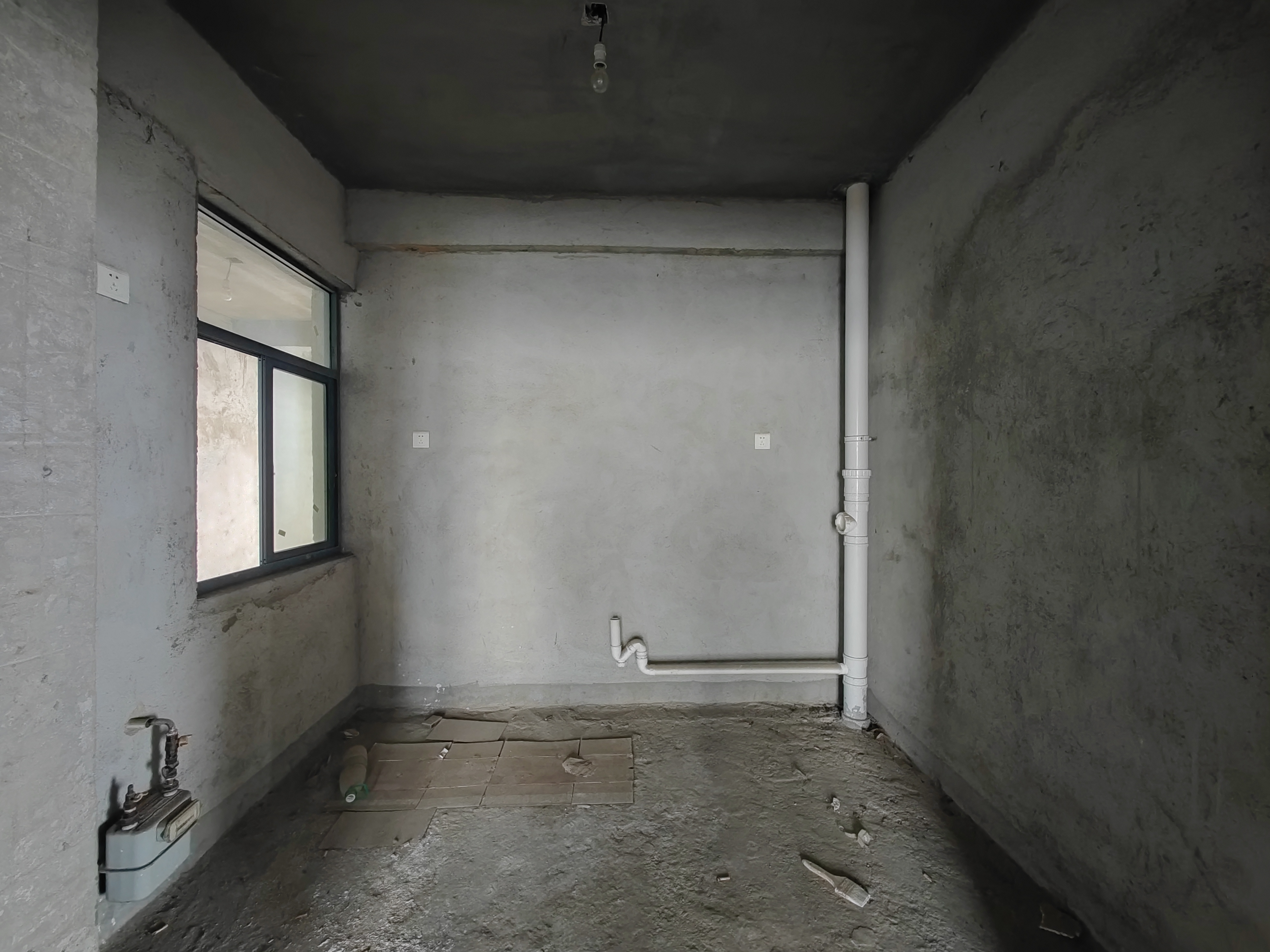 市交通运输局（平安花园小区）  4室2厅2卫    100.0万