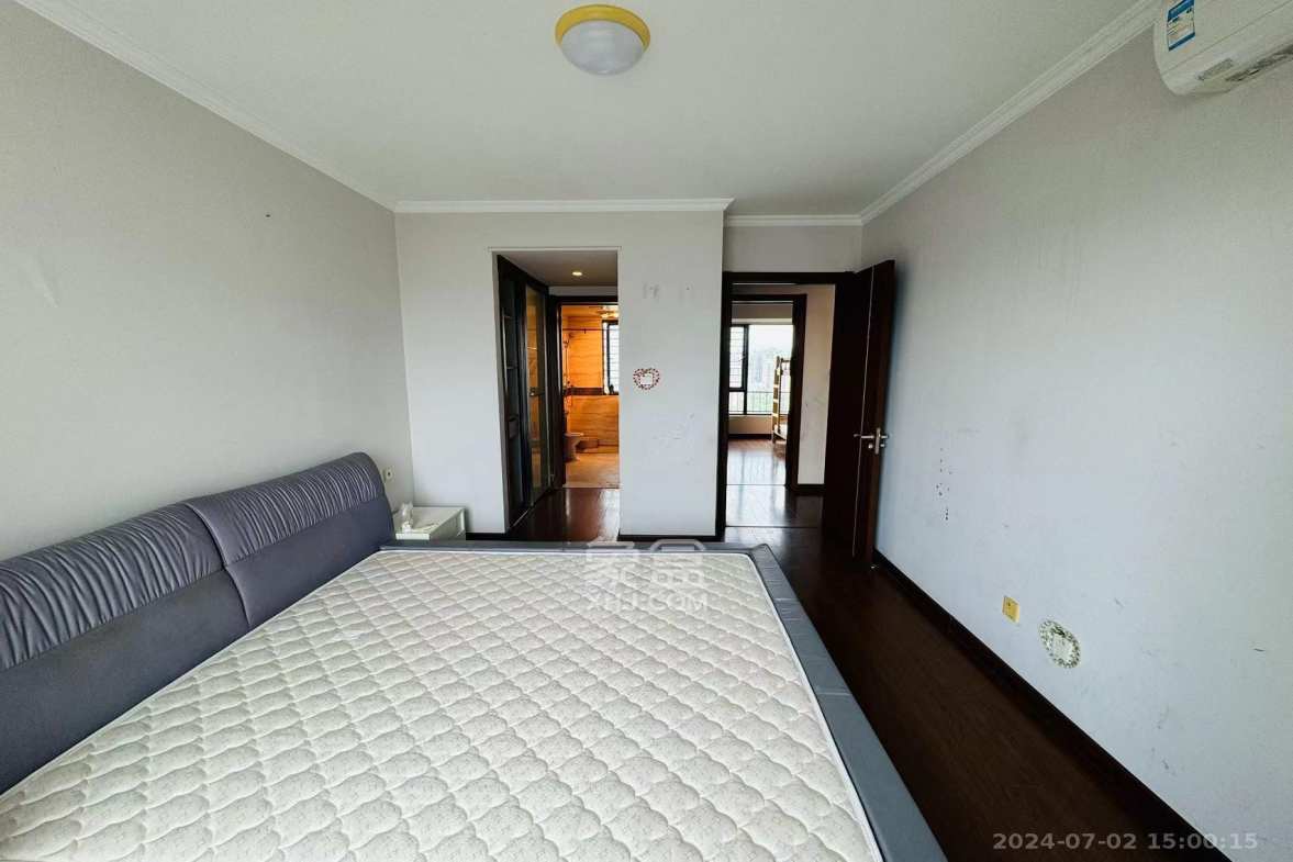 万科金域华府三四期 4室2厅2卫 3600.0元/月 万科金域华府三四期 4室2厅2卫 3600.0元/月室内图