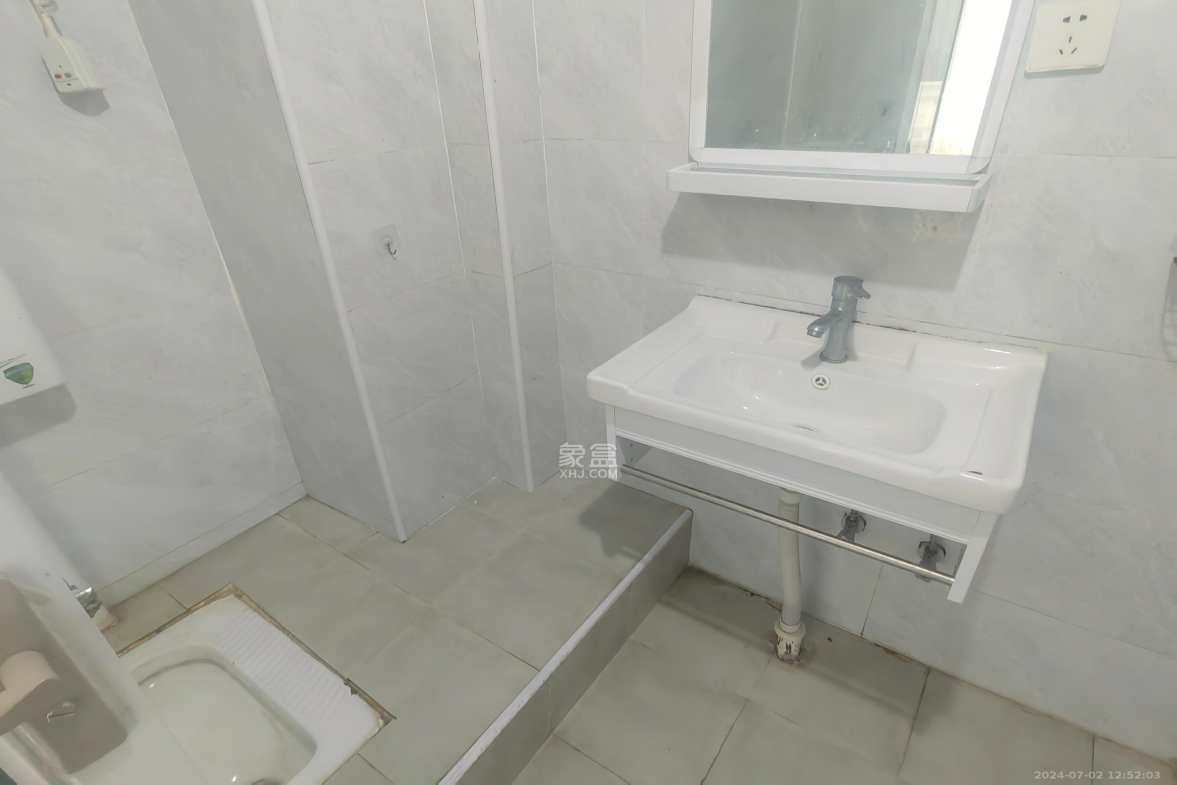 绿城高尔夫小镇 1室1厅1卫 1100.0元/月 绿城高尔夫小镇 1室1厅1卫 1100.0元/月室内图