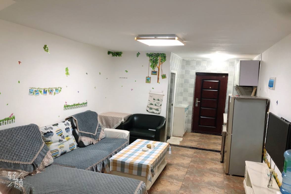 鸿星新天地  1室1厅1卫    1580.0元/月室内图