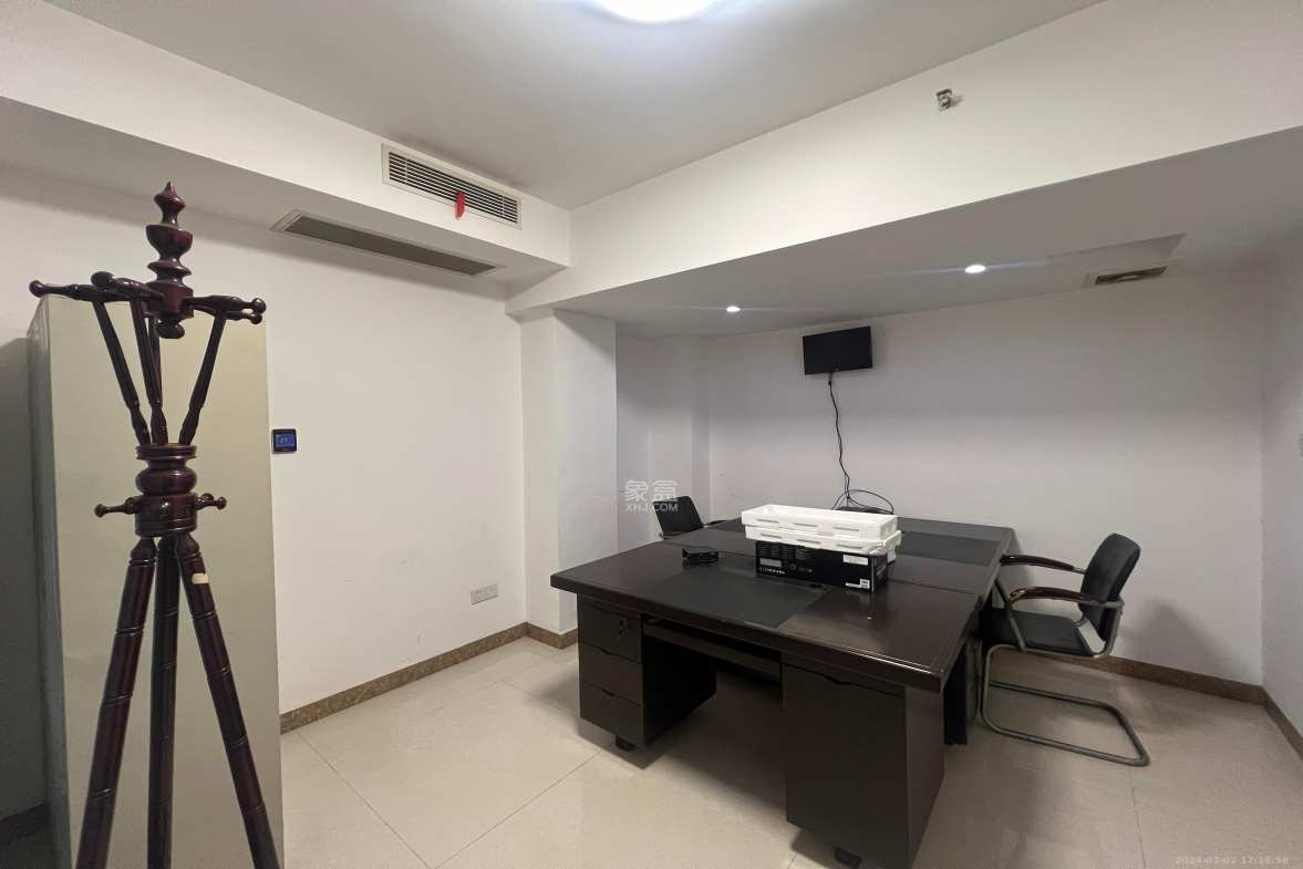 东城港 1室1厅1卫 13000.0元/月 东城港 1室1厅1卫 13000.0元/月室内图