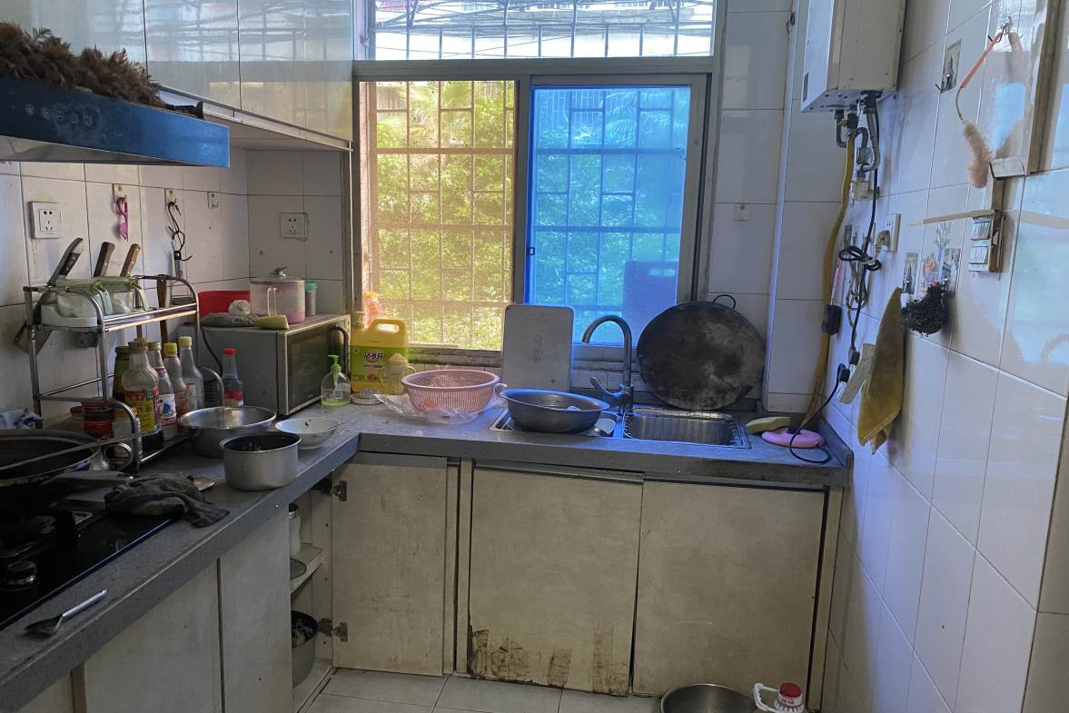 王家小区  3室2厅2卫    1000.0元/月室内图