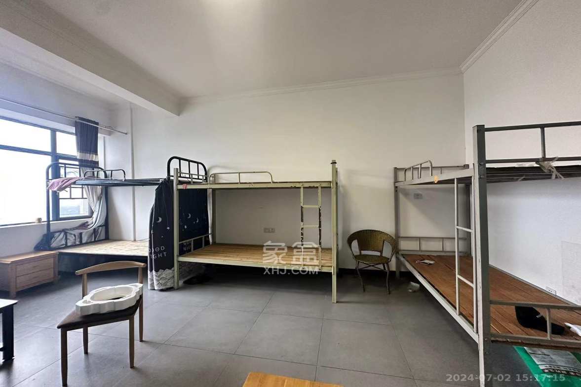 黄金一区 1室1厅1卫 1100.0元/月 黄金一区 1室1厅1卫 1100.0元/月室内图