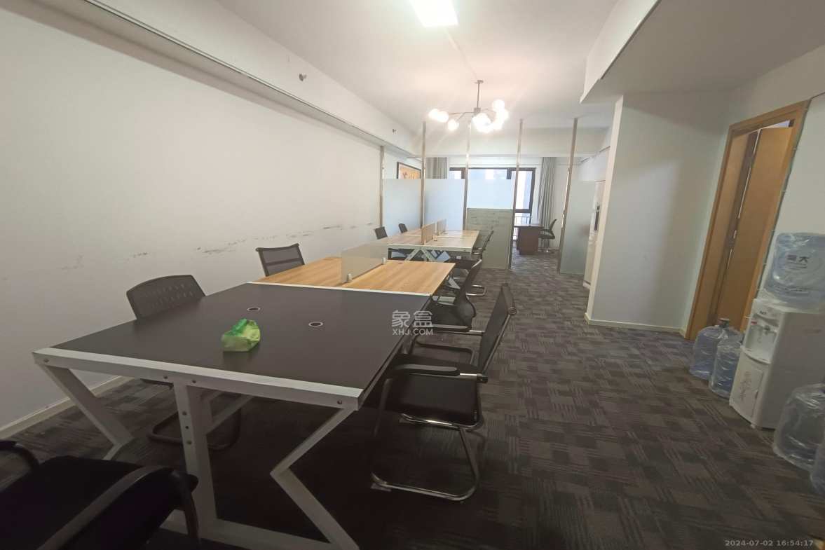 德思勤城市广场(宝格丽公寓) 2室1厅1卫 2800.0元/月 德思勤城市广场(宝格丽公寓) 2室1厅1卫 2800.0元/月室内图