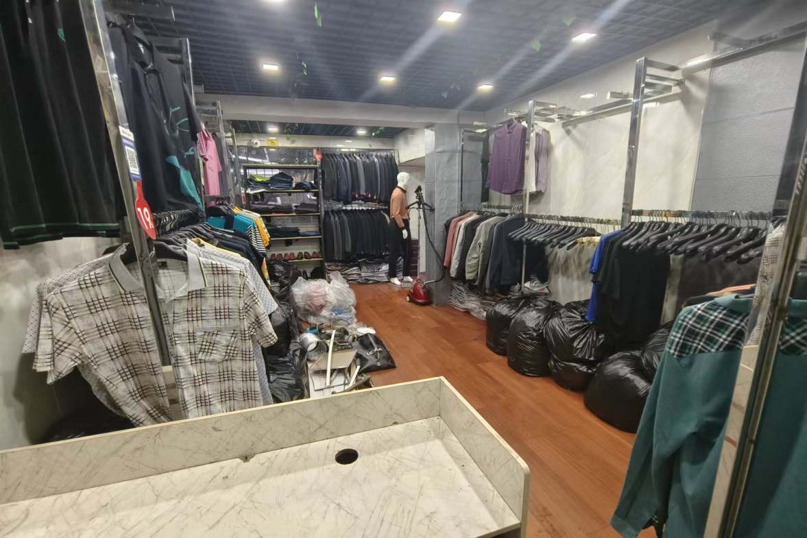 旁山冲  2室1厅1卫   40.00万 旁山冲  2室1厅1卫   40.00万室内图