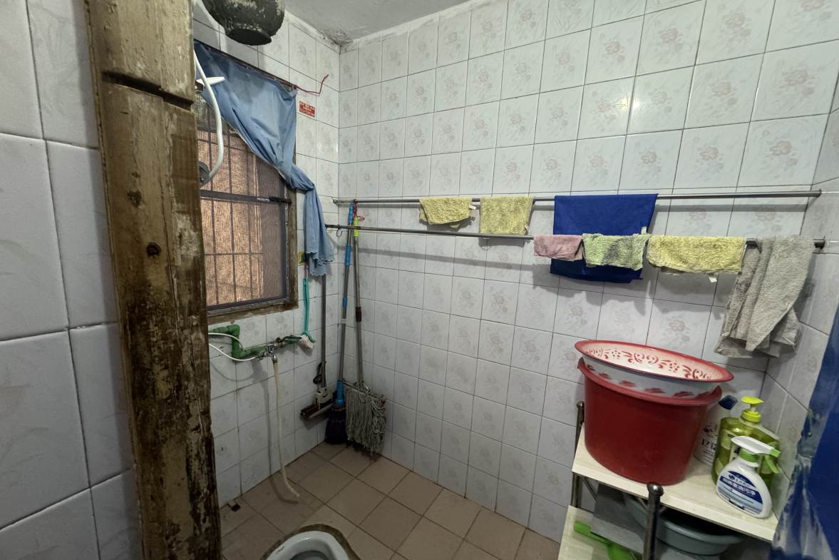 八一橡胶厂（长青中街)  1室0厅0卫    700.0元/月室内图