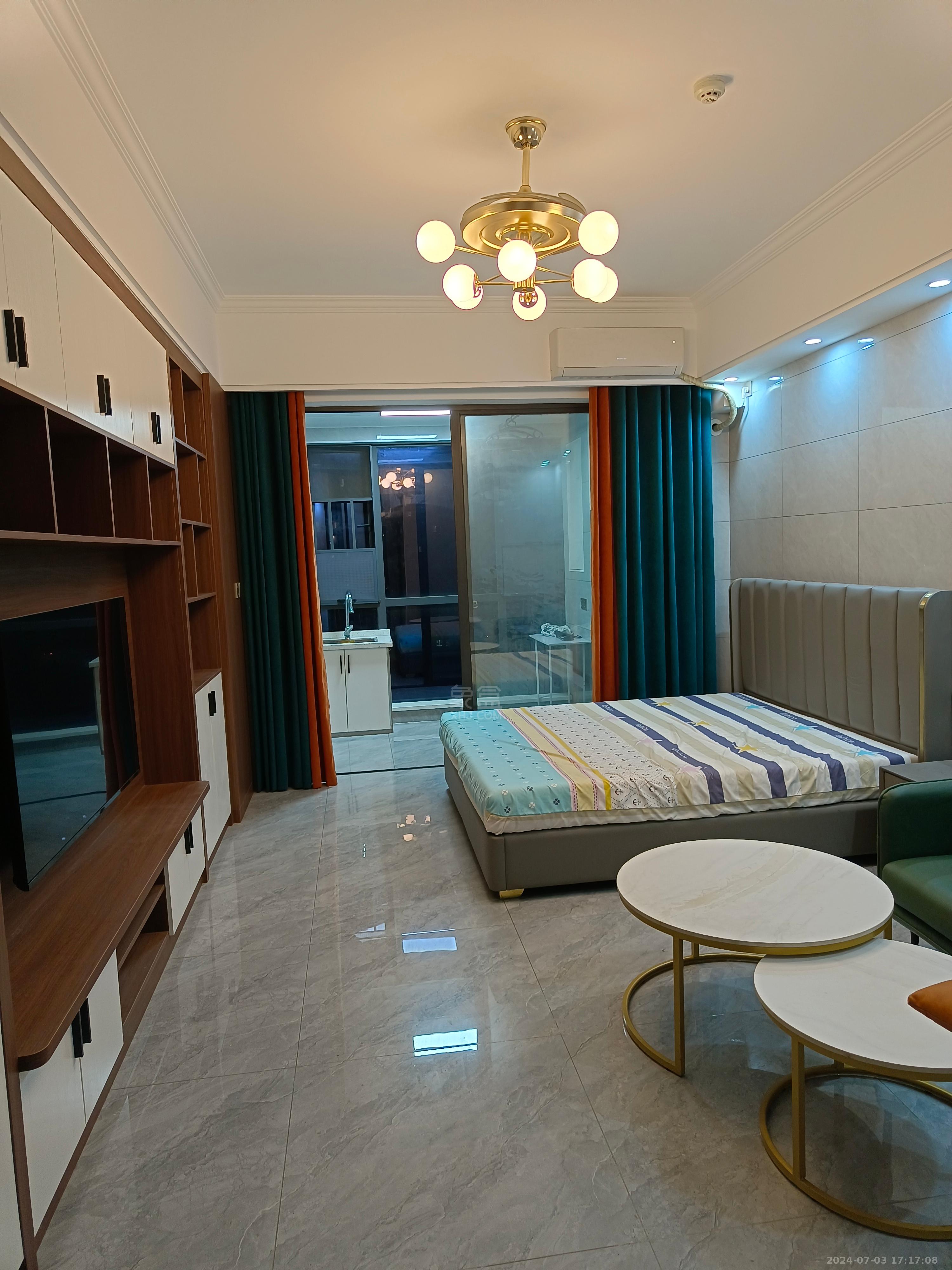 中泰财富湘江  1室1厅1卫    1800.0元/月