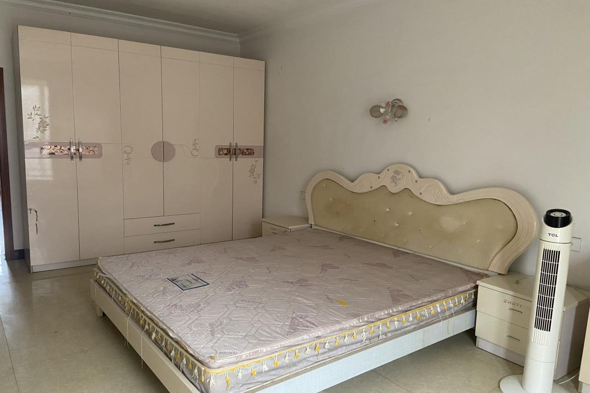 鸿都苑  3室2厅2卫    1680.0元/月室内图