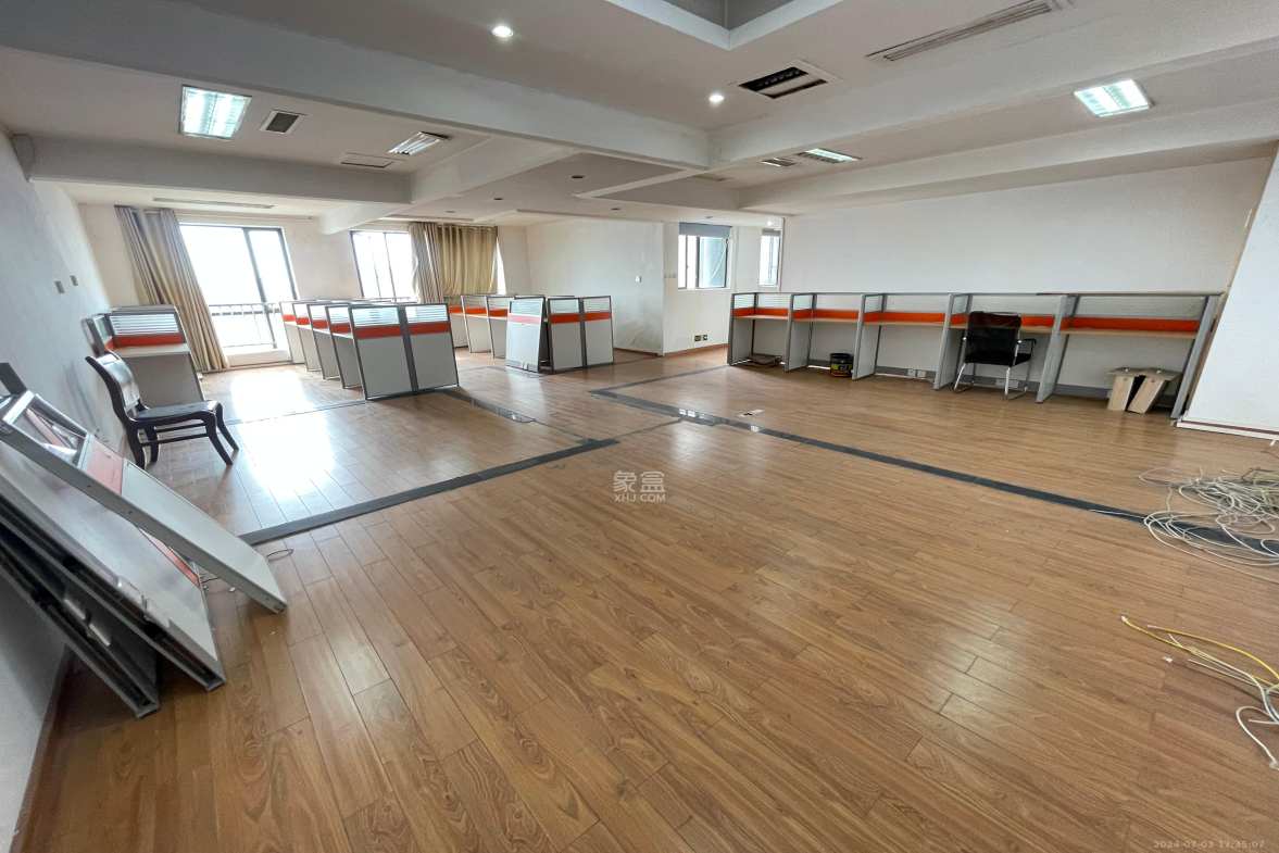 和庄  4室2厅1卫    6000.0元/月室内图