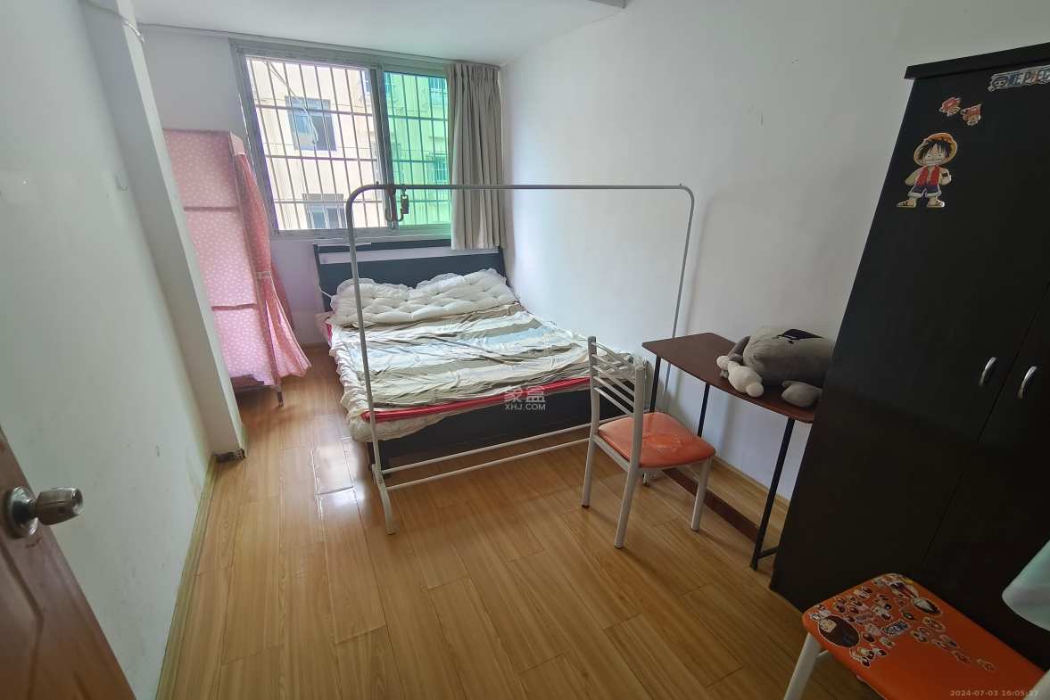 向东南社区  2室1厅1卫    1300.0元/月室内图