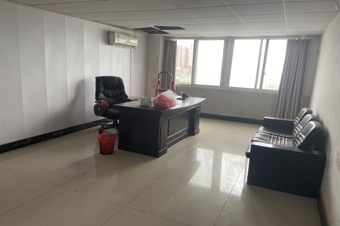 鸿都苑 3室2厅2卫 1500.0元/月 鸿都苑 3室2厅2卫 1500.0元/月室内图