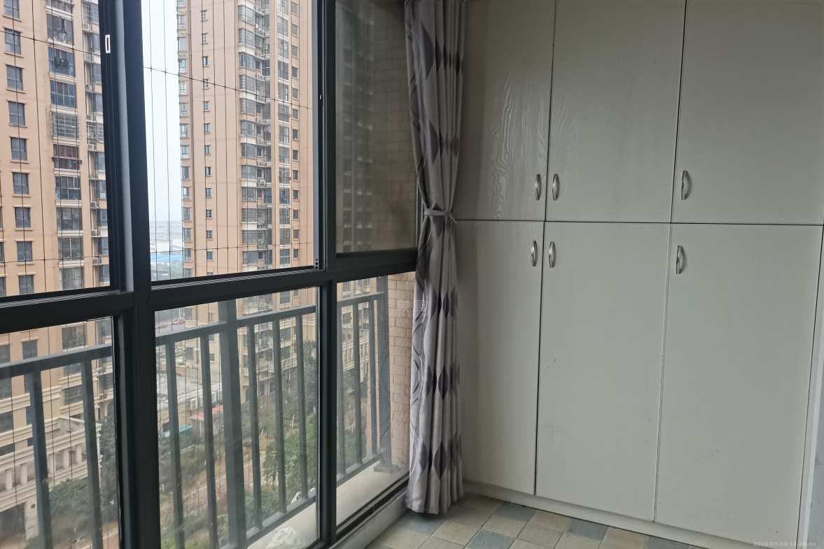 东鼎紫园  3室2厅2卫    2100.0元/月室内图