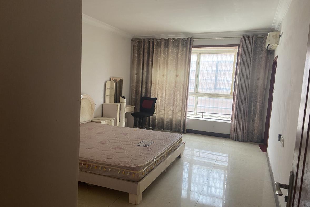 鸿都苑  3室2厅2卫    1680.0元/月室内图