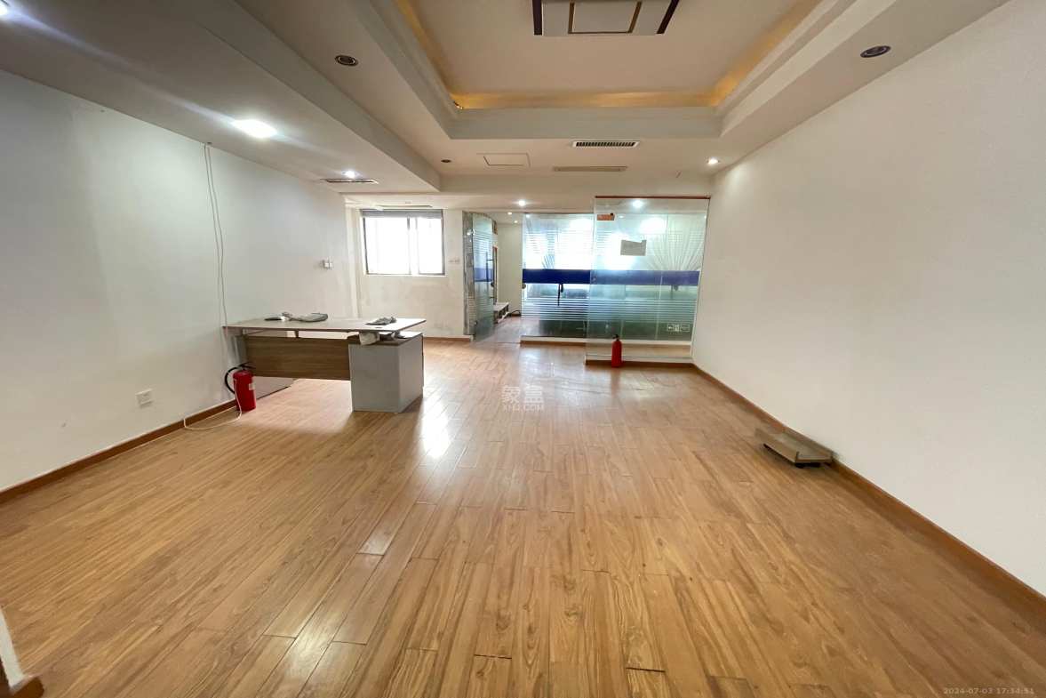 和庄  4室2厅1卫    6000.0元/月室内图