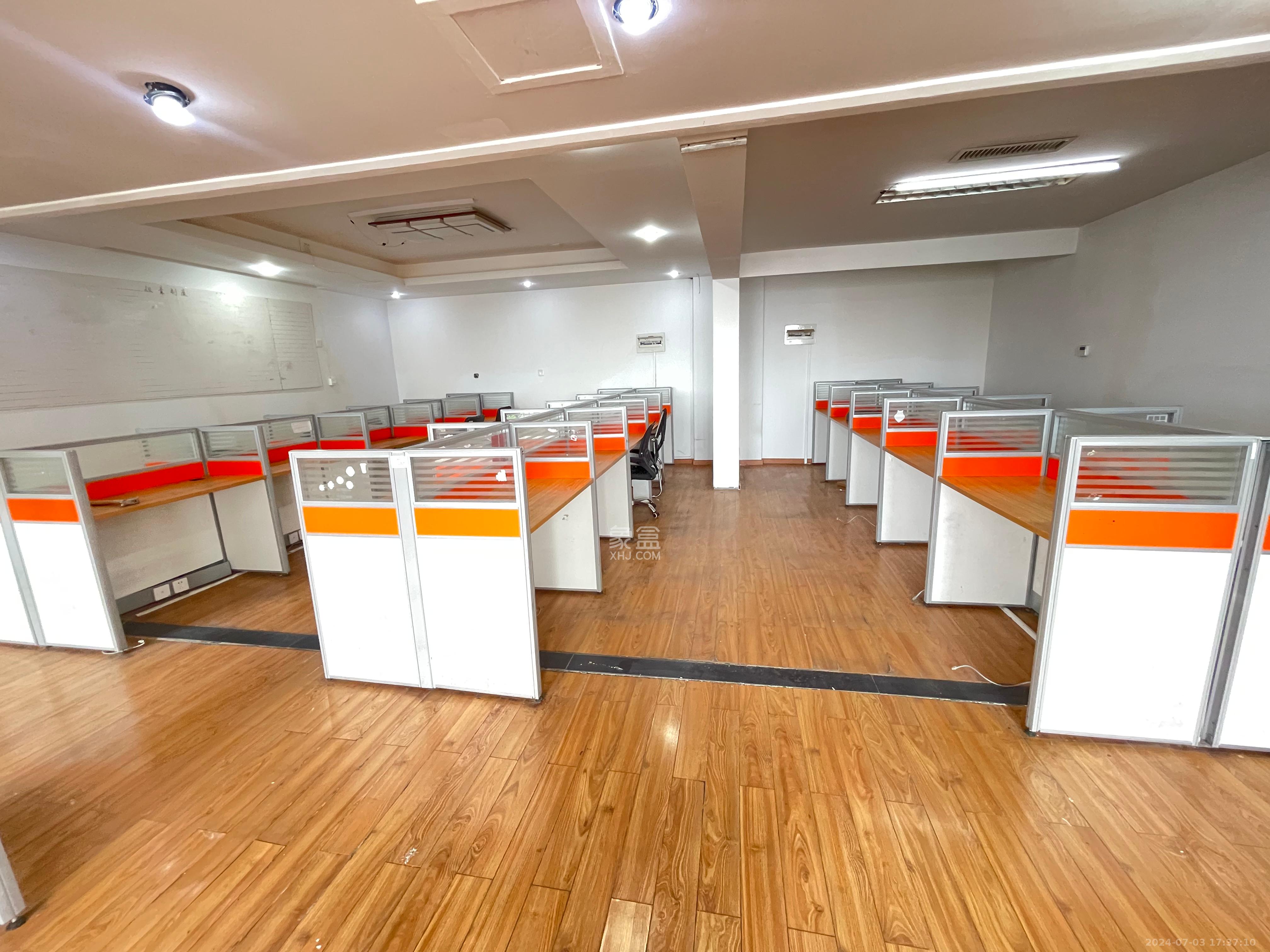 和庄  4室2厅1卫   6000.00元/月