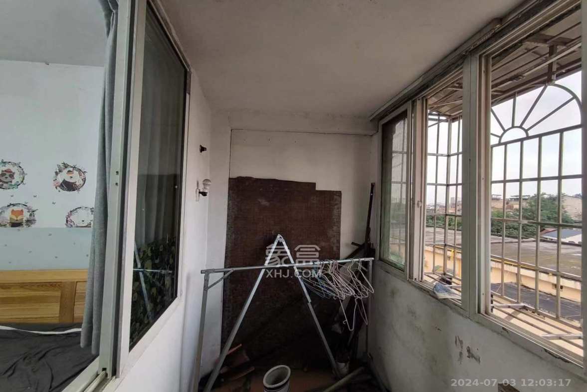 东风路新二村  1室1厅1卫    1000.0元/月室内图