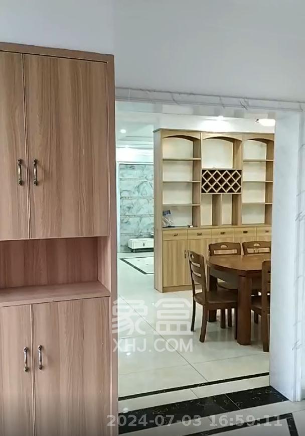 万里时代  4室2厅2卫   4000.00元/月