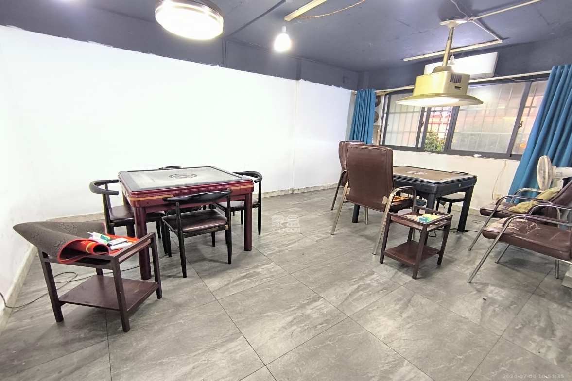 五星龙廻塘小区  4室2厅1卫   5000.00元/月室内图1