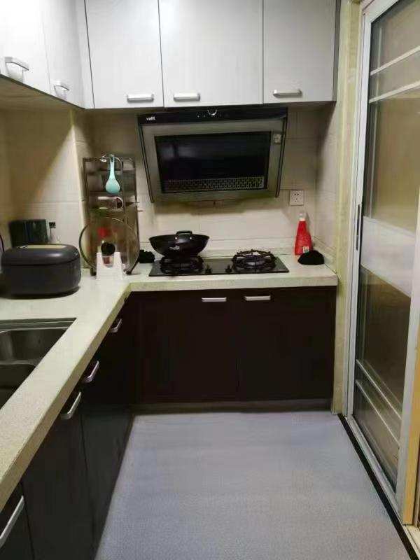 中泰峰境  3室0厅0卫   2200.00元/月室内图