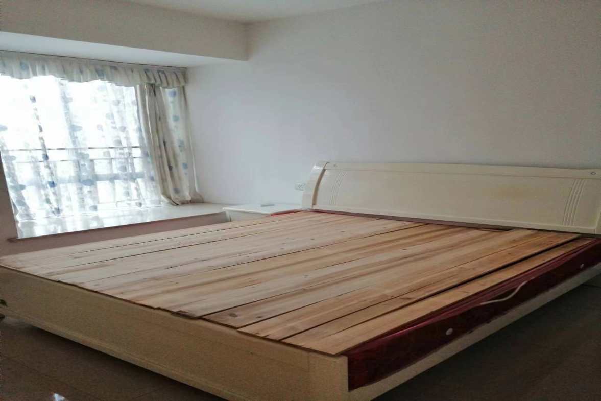 桃花里  1室1厅1卫   24.00万室内图