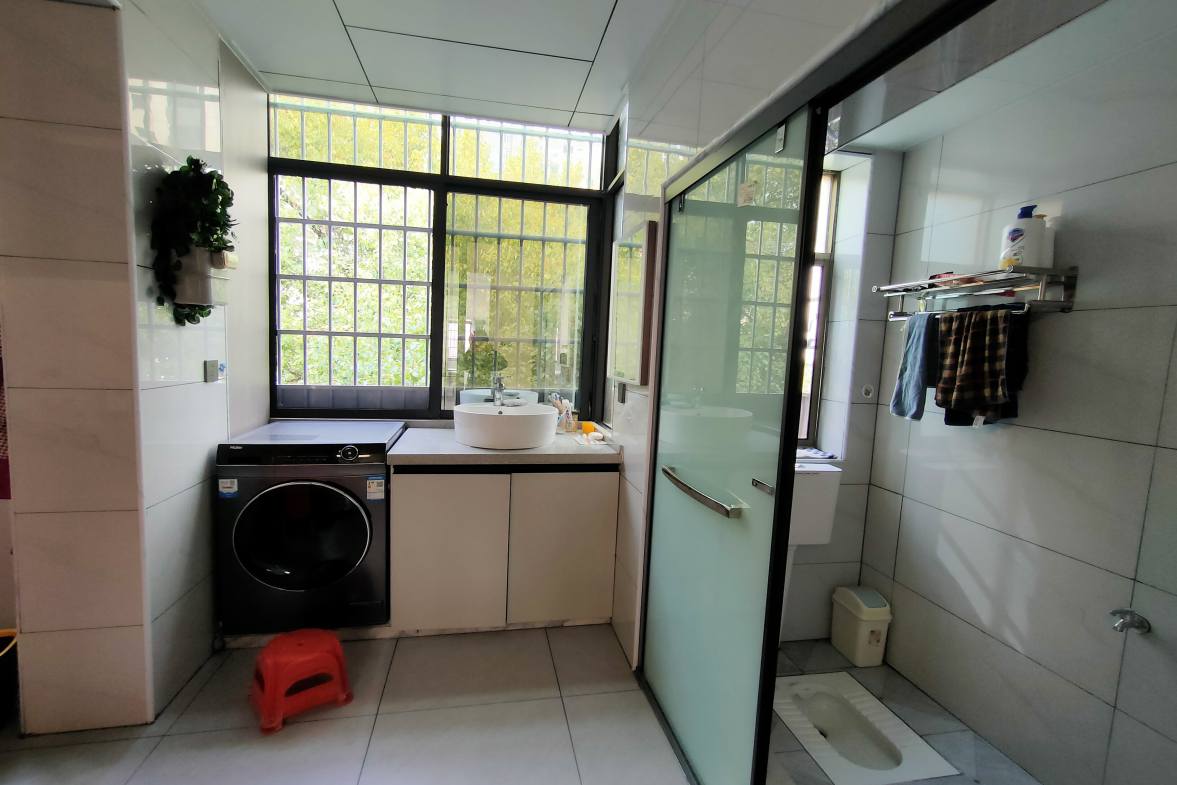 娄底技师学院家属院  3室2厅1卫    1800.0元/月室内图