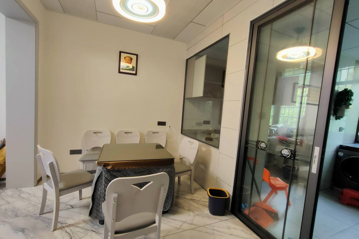 娄底技师学院家属院  3室2厅1卫    1800.0元/月室内图1