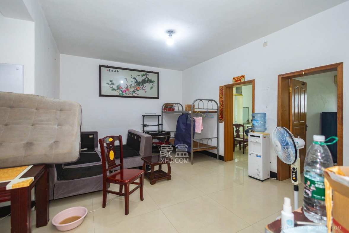 中南汽车世界 3室2厅2卫 1000.0元/月 中南汽车世界 3室2厅2卫 1000.0元/月室内图