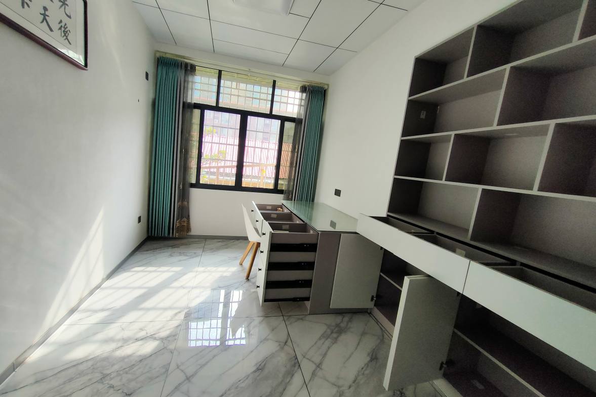 娄底技师学院家属院  3室2厅1卫    1800.0元/月室内图