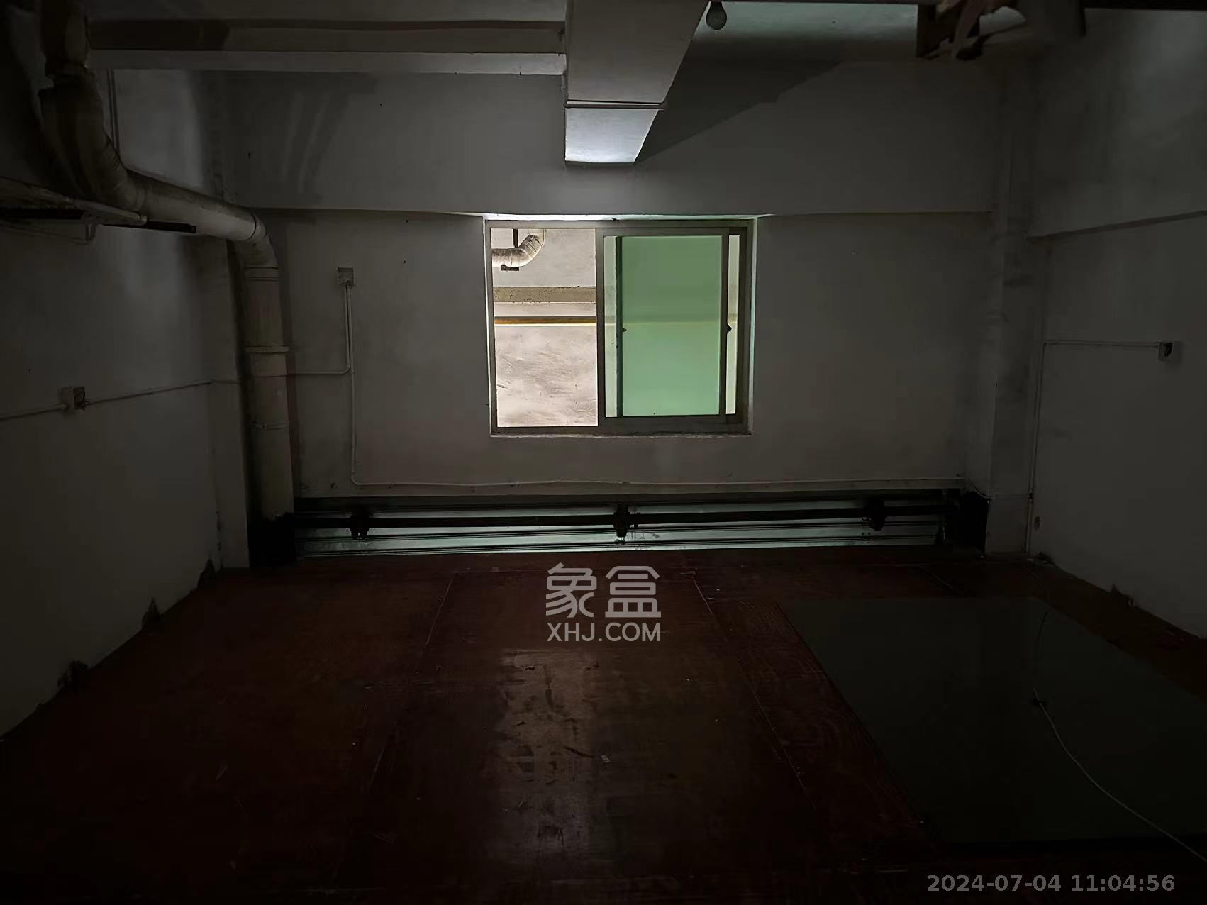 中南汽车世界   22.0㎡      5000.0元/月室内图