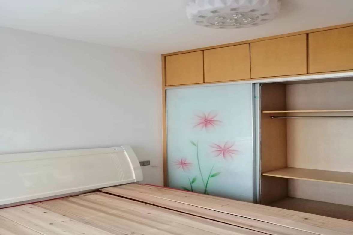 桃花里  1室1厅1卫   24.00万室内图1