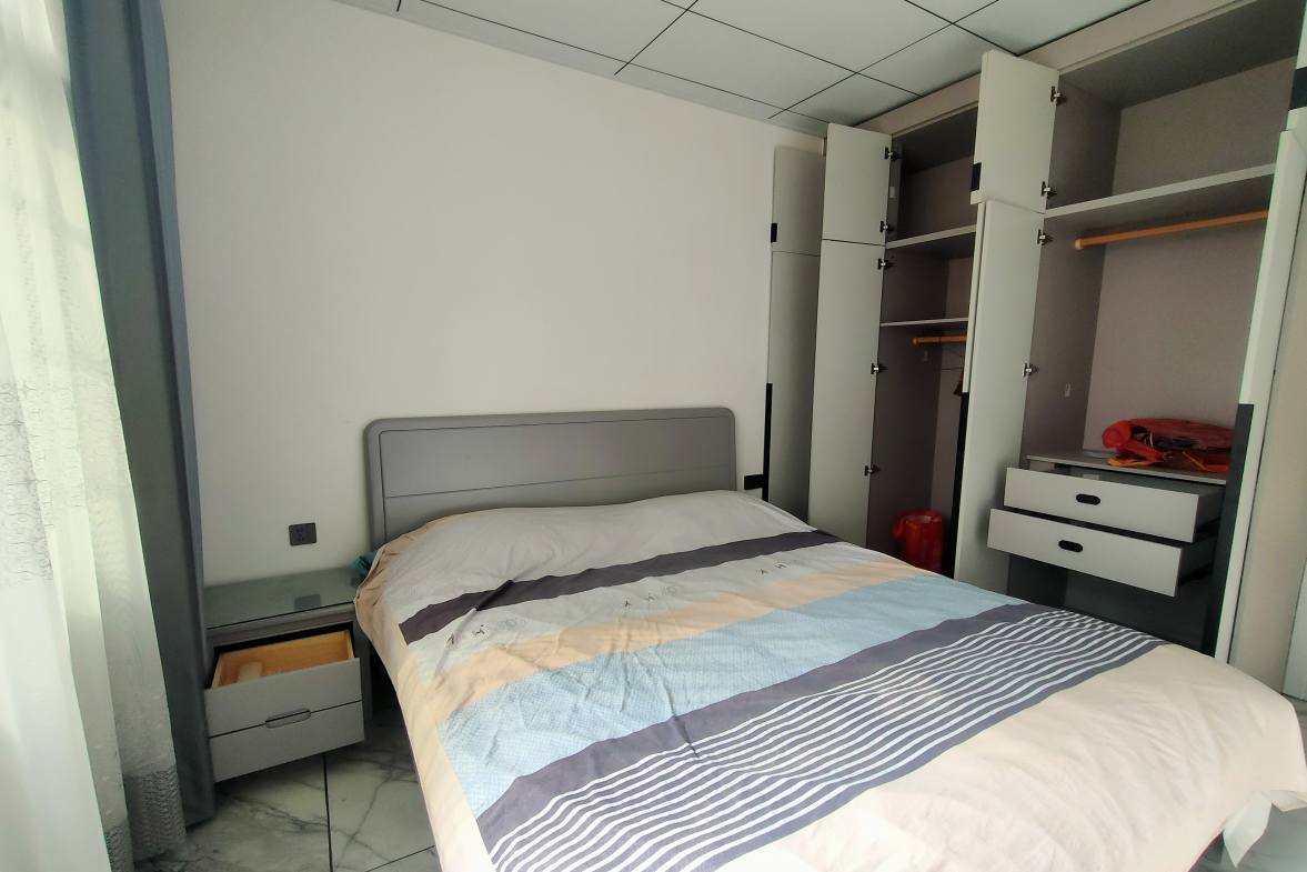 娄底技师学院家属院  3室2厅1卫    1800.0元/月室内图