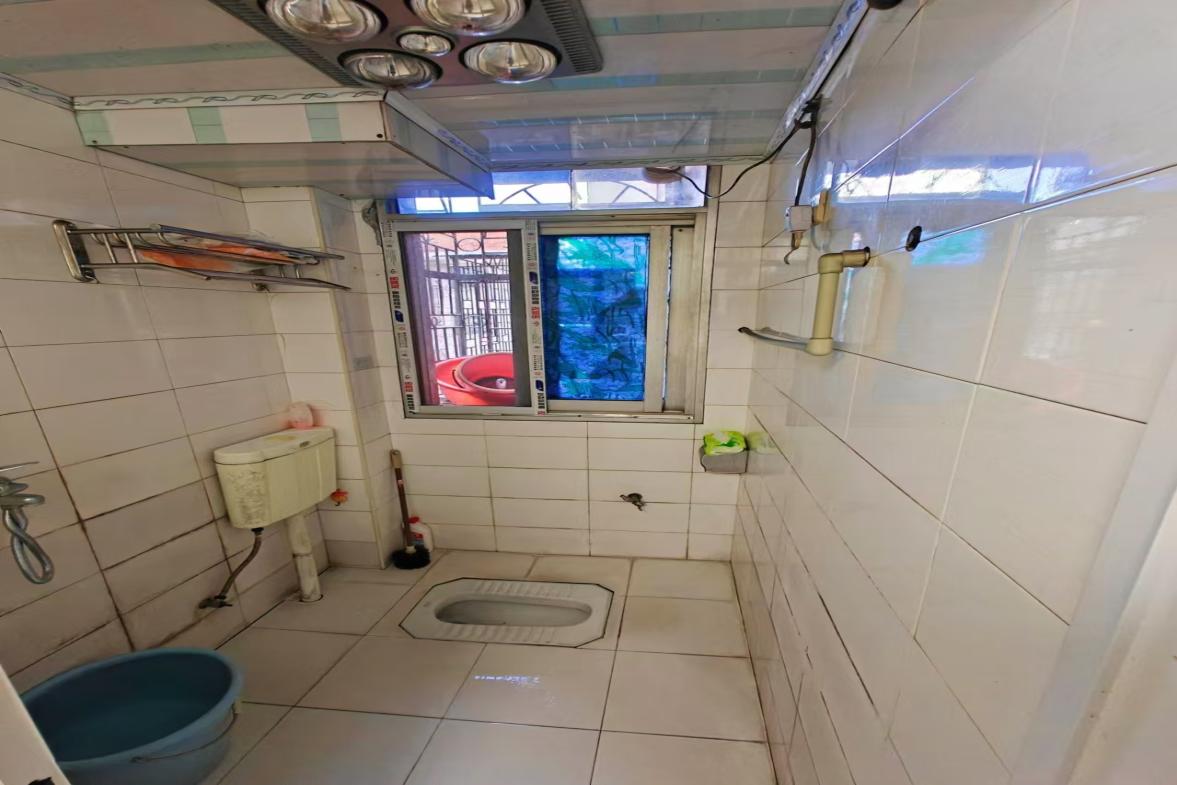 雁城路85号  2室2厅1卫   1300.00元/月室内图